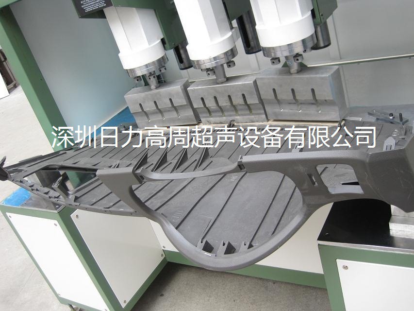 汽車門(mén)板多點(diǎn)焊接機(jī)