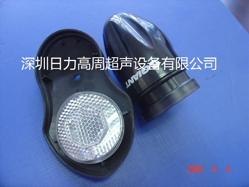 自動(dòng)轉(zhuǎn)盤式超聲波焊接機(jī)(16工位)